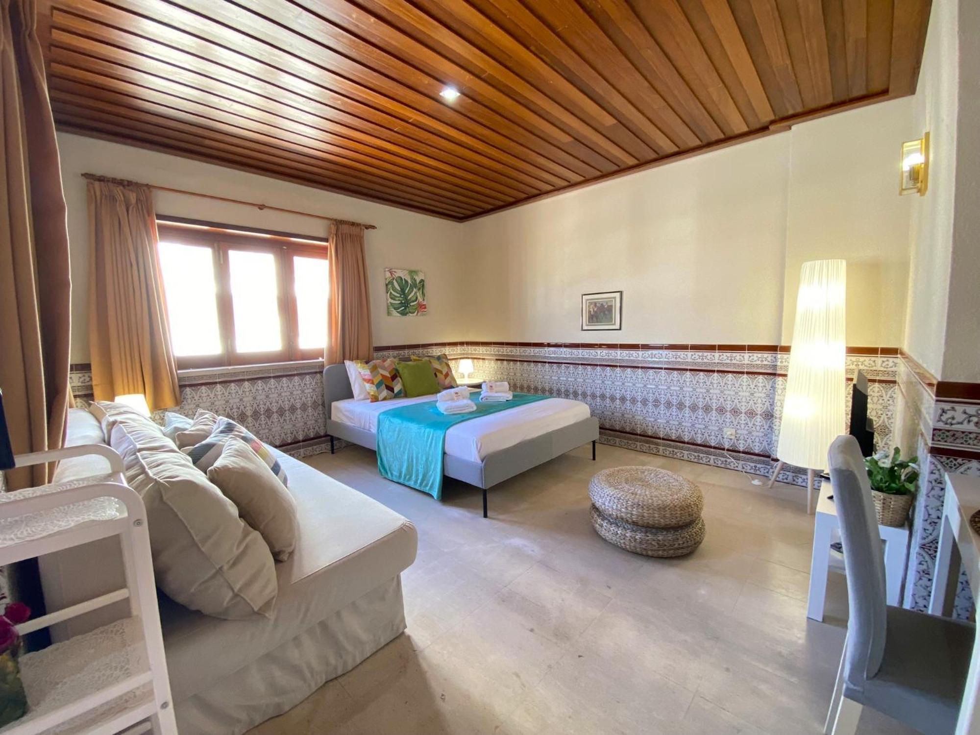 1 By Homing Apartment *